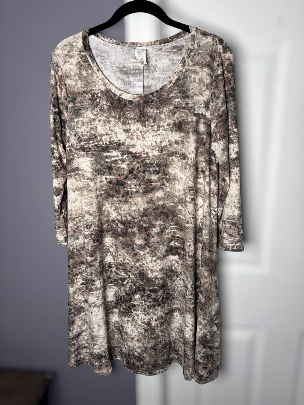 Tan Green Subtle Leopard Print 3/4 Sleeve Dress Large